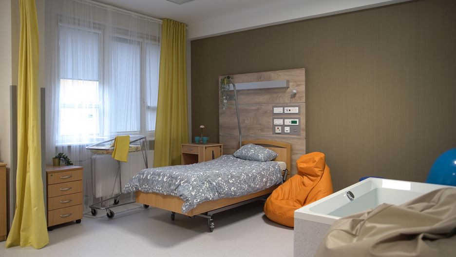 Wrocław. Milion złotych wsparcia dla szpitala przy Kamieńskiego. Pojawił się nowy sprzęt i odnowiono sale