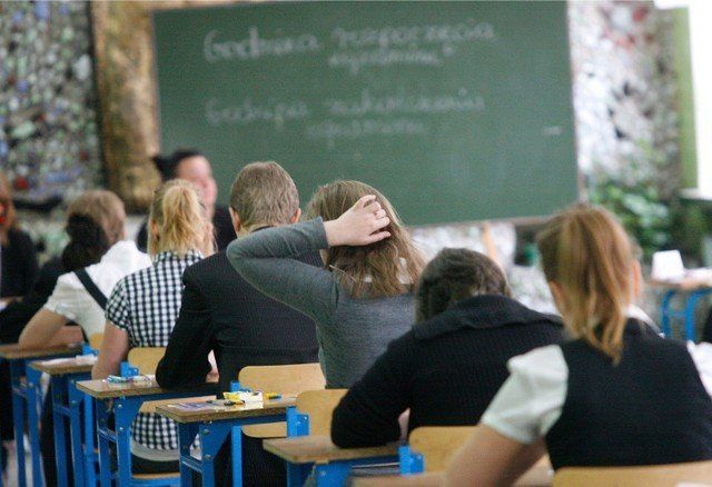 Wynagrodzenie nauczycieli 2025/2026 – nowe stawki, podwyżki, wyliczenia