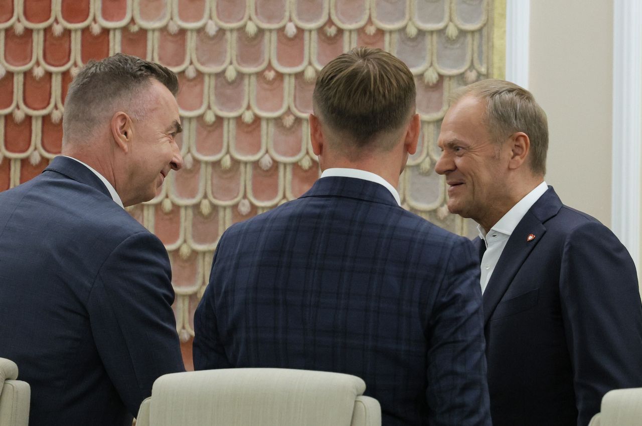 Donald Tusk i Dariusz Wieczorek podczas posiedzenia rządu 
