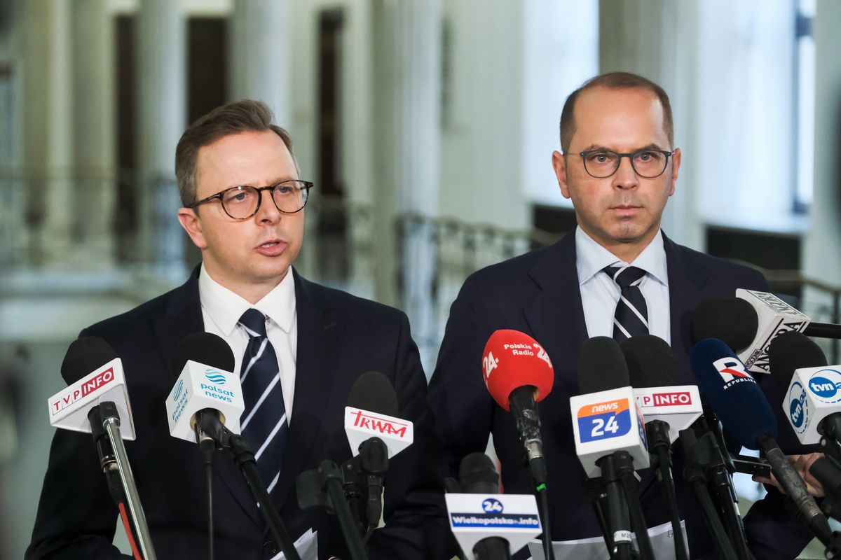 Posłowie Dariusz Joński i Michał Szczerba ujawnili stenogramy z opiniami ekspertów