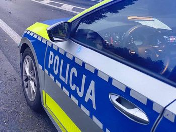 Poważny wypadek na Mazowszu. Kierowca potrącił trzech nastoletnich rowerzystów, lądował śmigłowiec LPR
