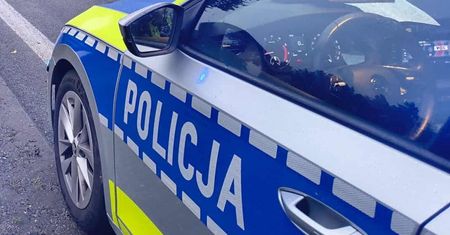 Poważny wypadek na Mazowszu. Kierowca potrącił trzech nastoletnich rowerzystów, lądował śmigłowiec LPR