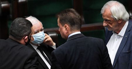 Skandalicznie mało. Wiemy, ile razy do pracy pójdą posłowie w tym roku