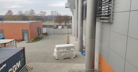 COVID-19. Trudno wierzyć w obietnice władz. Byliśmy w szpitalu tymczasowym