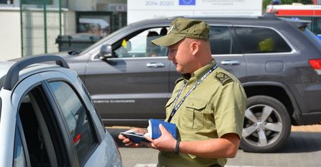 Zatrudnią co najmniej 100 osób. Płacą nawet 5465 zł "na rękę"