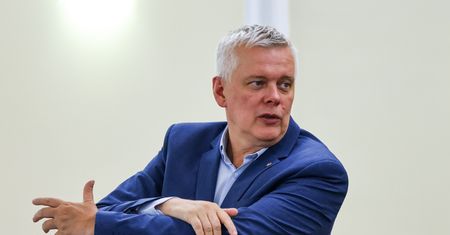 Siemoniak dementuje. "Nieprawda, że służby nie przekazują informacji"