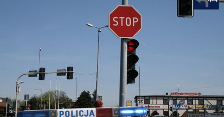 Tychy. Przechodził przez ulicę na czerwonym świetle, trafił do aresztu