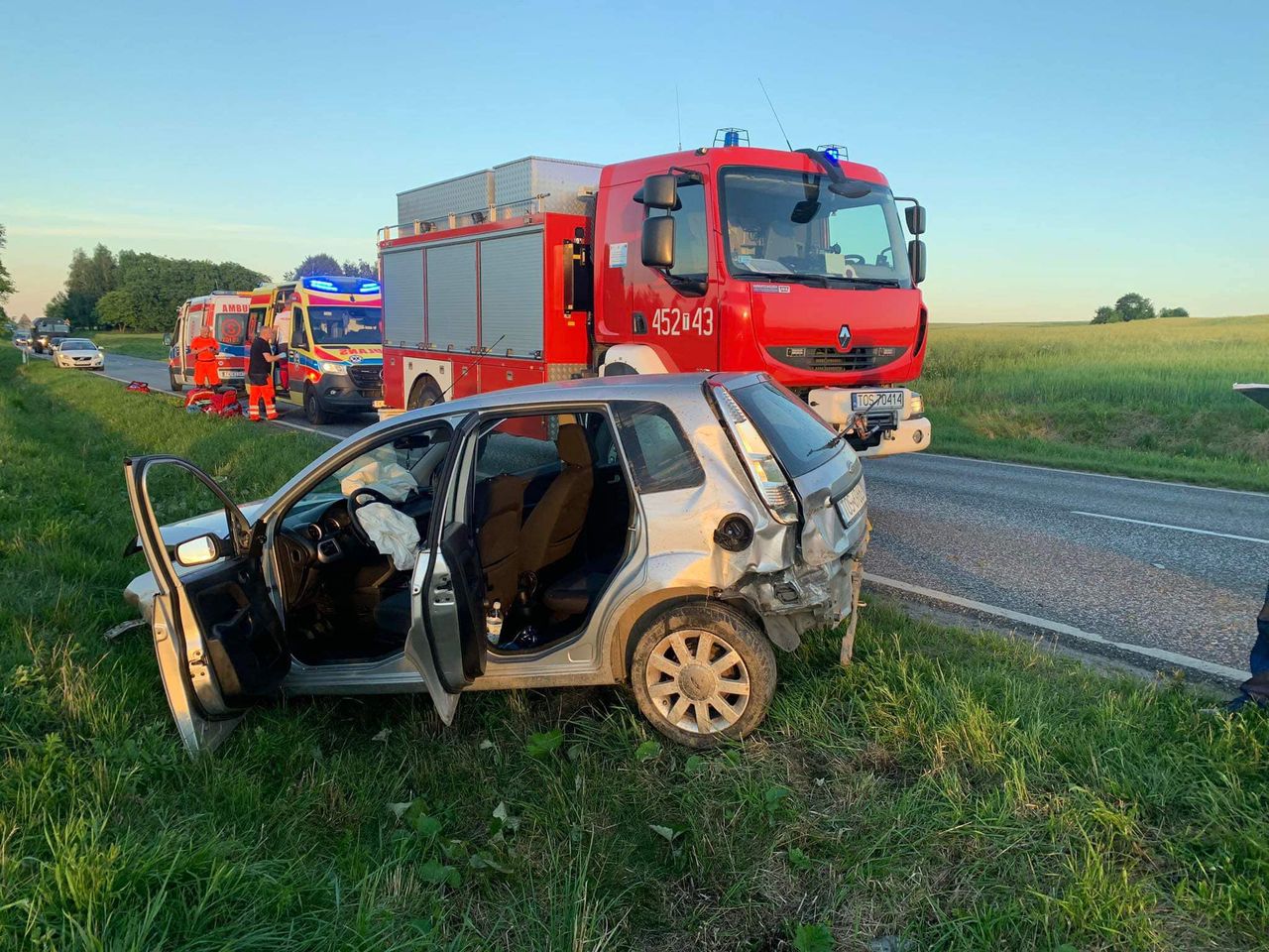 Groźny wypadek w gminie Bodzechów. Lądował śmigłowiec LPR