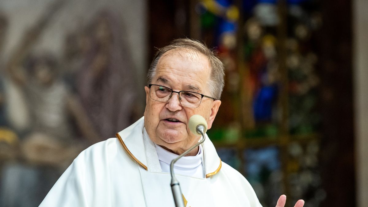 Tadeusz Rydzyk
Tytus �mijewski
duchowny, Dzi�kczynienie w Rodzinie, edycja edycji, msza, Radio Maryja, religia, spotkanie, toruniu 14. 14, wierni