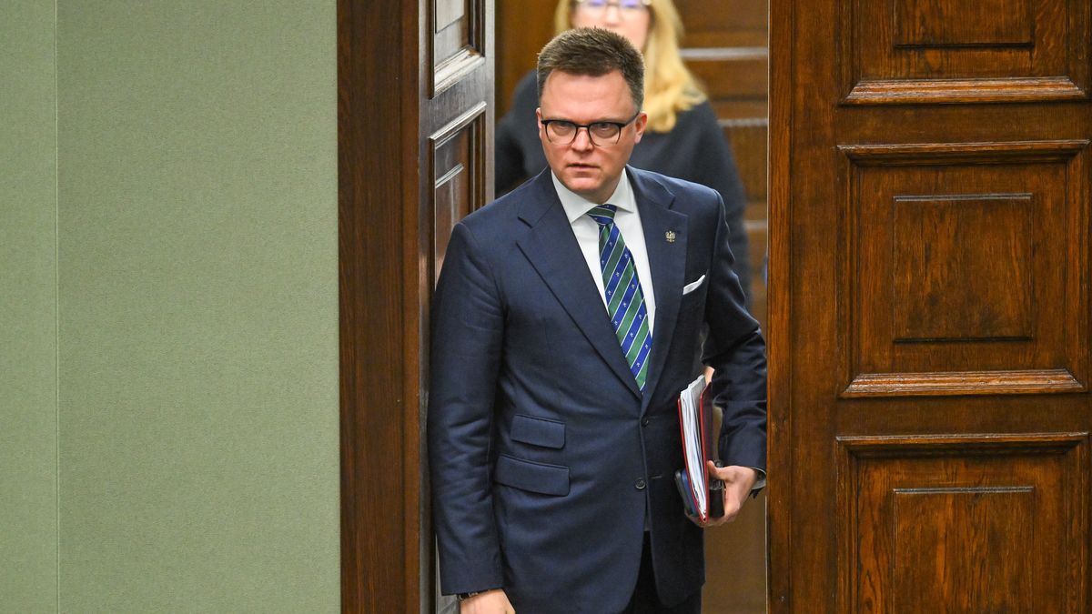 Warszawa, 20.02.2025. Marszałek Sejmu Szymon Hołownia na sali plenarnej Sejmu w pierwszym dniu posiedzenia izby w Warszawie, 20 bm. Posłowie rozpatrzą m.in. projekt nowelizacji ustawy o udzielaniu cudzoziemcom ochrony na terytorium RP. (amb) PAP/Radek Pietruszka