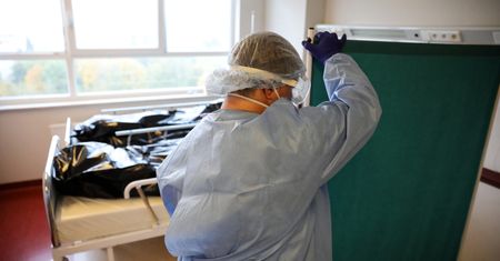 Koronawirus w Polsce. Żołnierze pomagają w szpitalu. Wyręczają lekarzy w niektórych zadaniach