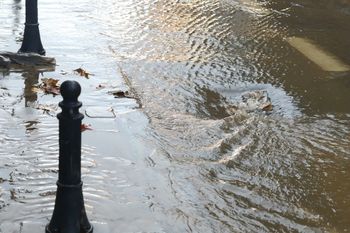 Łódź: Utrudnienia w ruchu przez awarie sieci wodociągowych