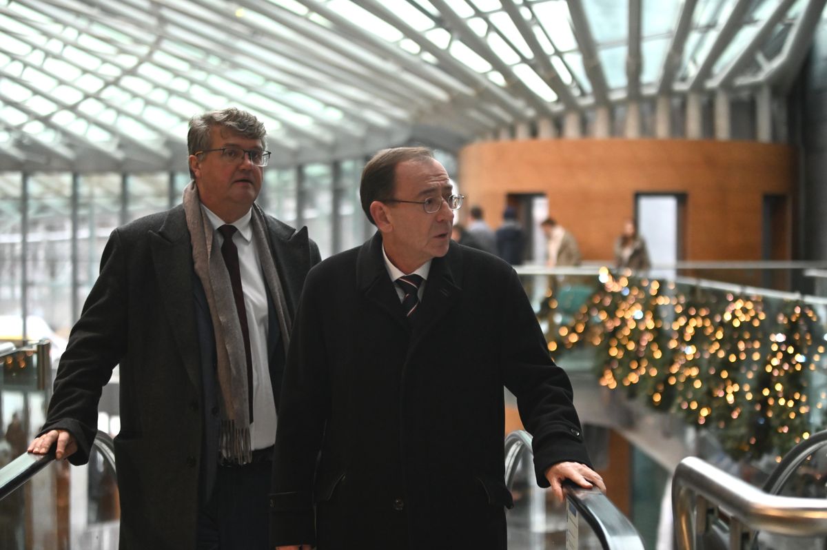 Nieoficjalnie: policja odebrała dokumenty. Kamiński i Wąsik coraz bliżej więzienia