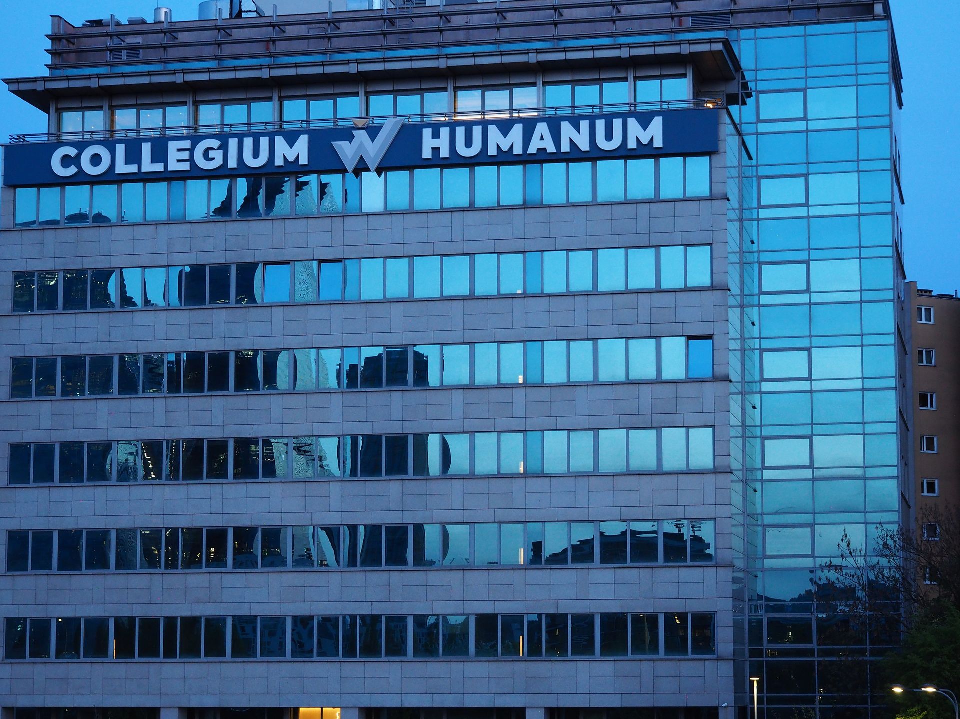 wiadomości,aktualności,WP Wiadomości Zatrzymania ws. Collegium Humanum. Postawiono 15 zarzutów