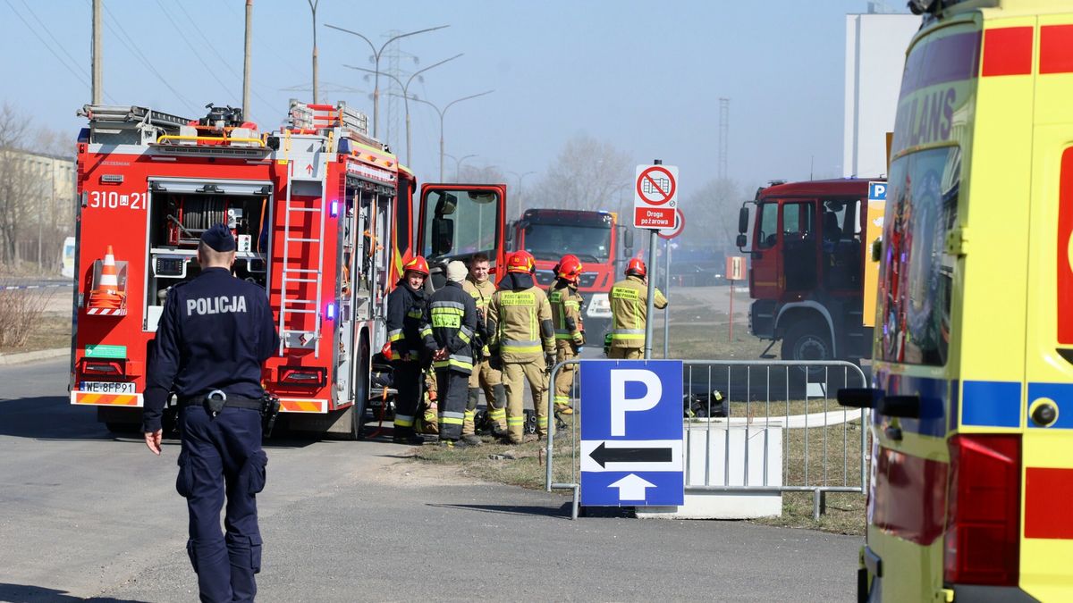 Pożar w hali przy ul. Modlińskiej  w Warszawie
