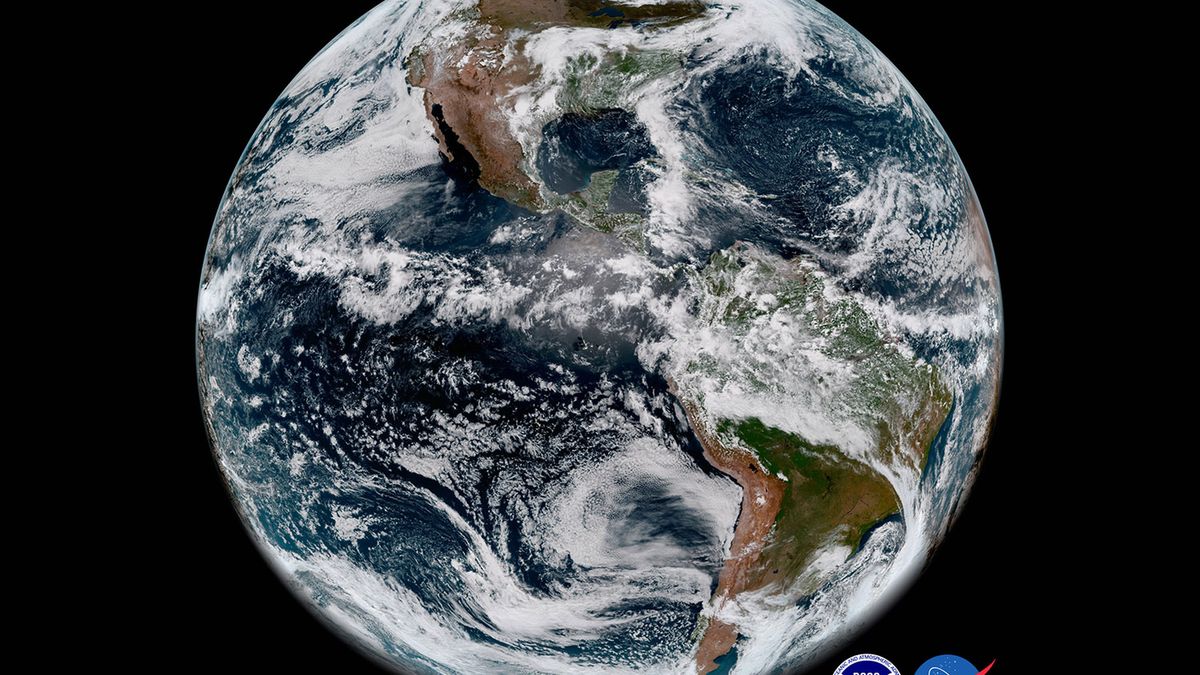 Świetne filmy poklatkowe wykonane przez satelitę pogodowego 1