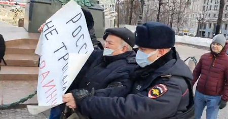 "Rosjo, nie dotykaj Ukrainy!". Sześć osób aresztowano w Moskwie