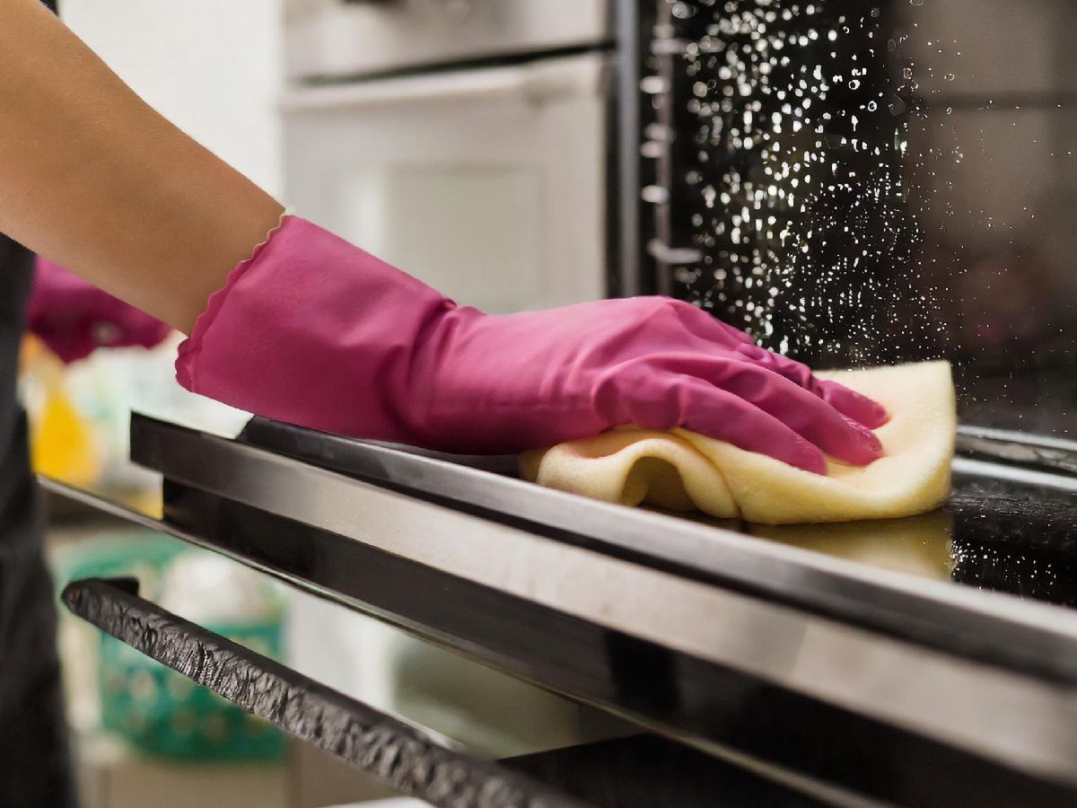 Conquer burnt ovens: Citric acid emerges as cleaning hero