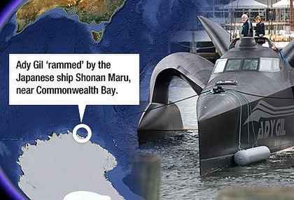 Wielorybnicy vs Sea Shepherd - trimaran uszkodzony! (wideo) 2