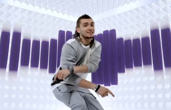 Kamil Bednarek muzycznie reklamuje Formułę Mix Elastyczną i zasięg 4 sieci w Play (wideo)