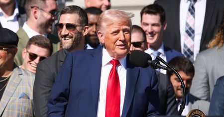 100 dni Trumpa: między chaosem a kursem na ścianę [OPINIA]