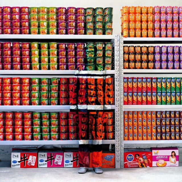 Liu Bolin - niewidzialny Chińczyk 7
