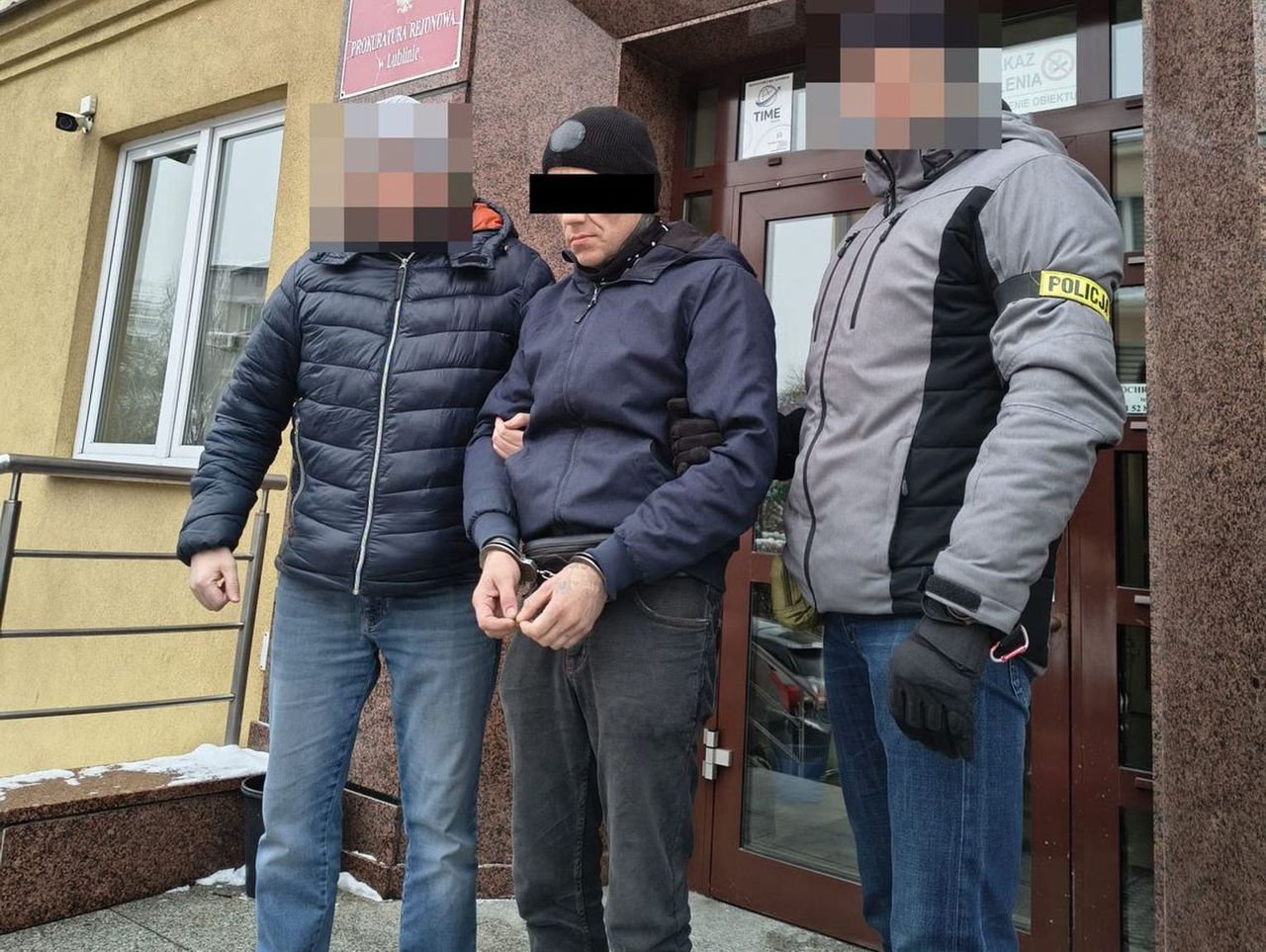 Lublin: 44-latek znalazł sposób na życie i płacił w sklepach pieniędzmi dla dzieci. Może iść siedzieć na 10 lat