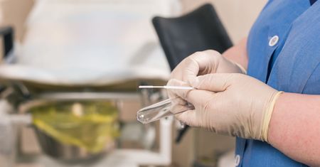 MZ zaleca robienie cytologii co trzy lata. Historia Agi Szuścik pokazuje, że to może być błąd