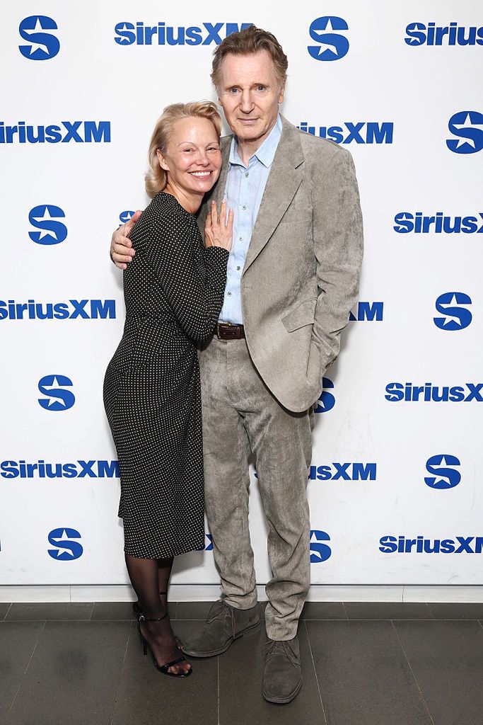 Pamela Anderson i Liam Neeson
