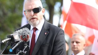 Sześć zarzutów dla Grzegorza Brauna. Odpowie m.in. za akcję w szpitalu