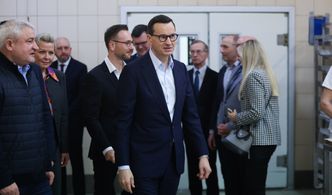 "Podatek od zrzutek". Premier tłumaczy sytuację "nadgorliwością"