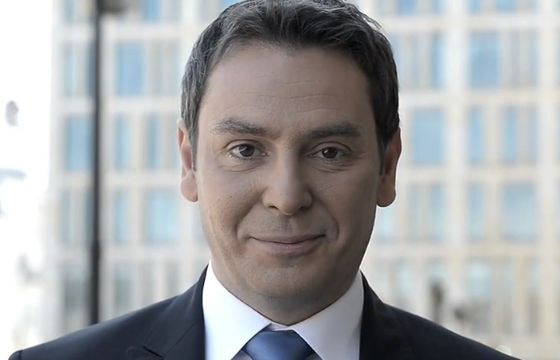Michał Adamczyk poprowadzi „Z drugiej strony” w TVP Polonia