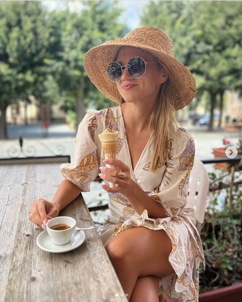 Agnieszka Kaczorowska dyskutuje z internautami pod instagramową reklamą