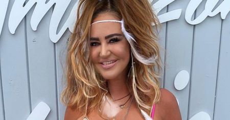 Agnieszka Kotońska z "Gogglebox" odsłania brzuch nad basenem, a fani komplementują: "Teraz to przesadziłaś, PETARDA" (FOTO)