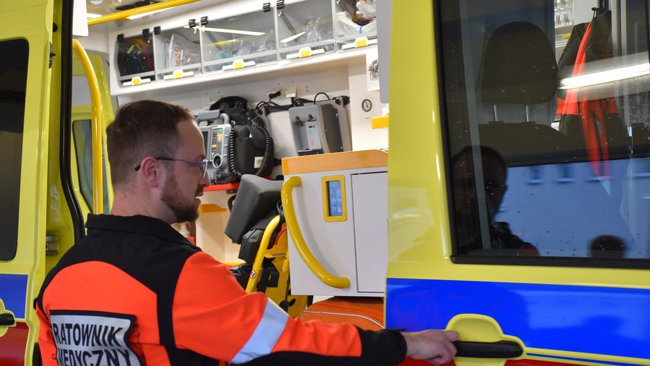Nowa karetka od początku 2025 roku służy ratownikom medycznym z Opalenicy!