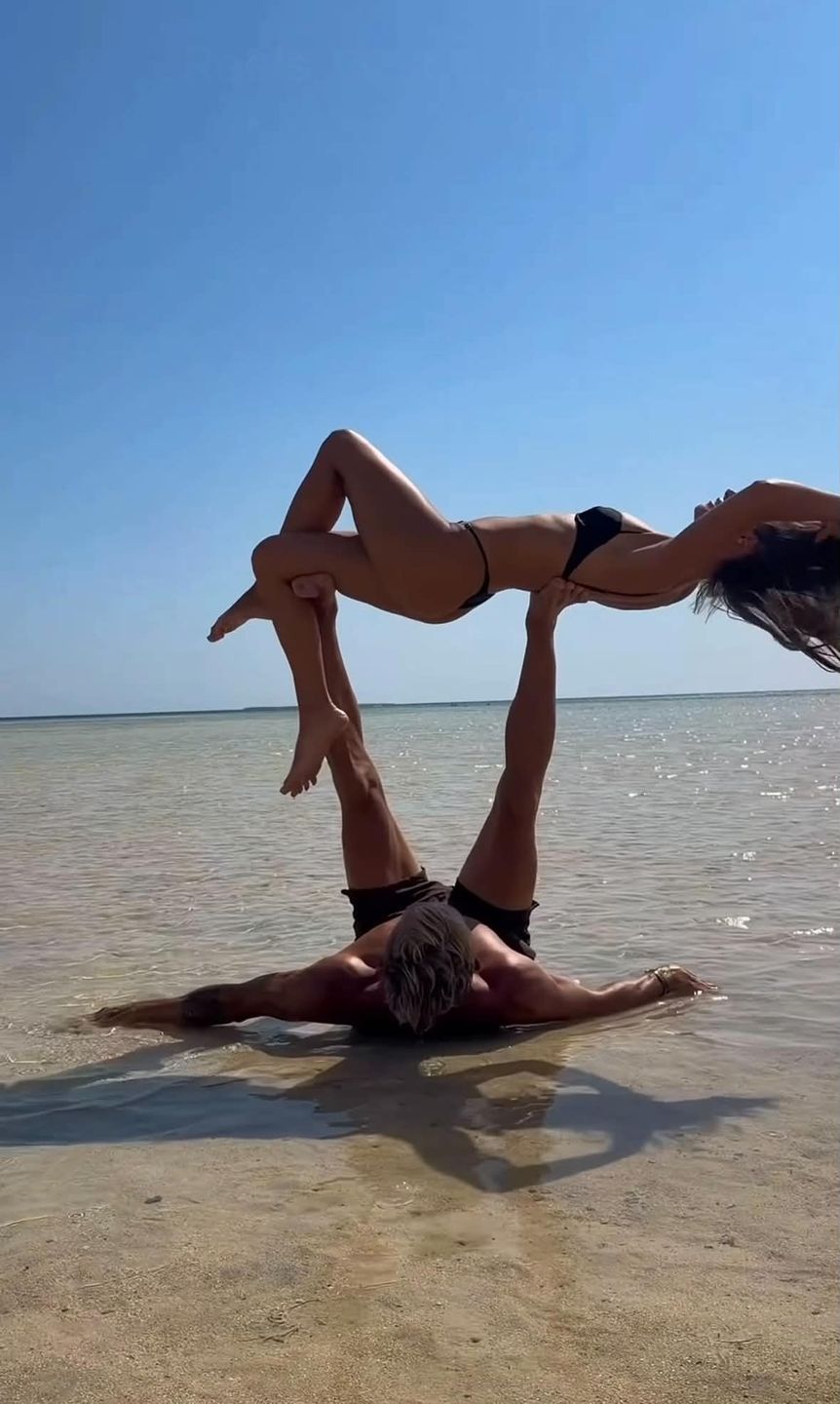 Wygibasy Jakuba i Pauliny Rzeźniczaków na plaży