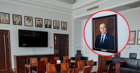 Dotarliśmy do umów w Senacie. Zobaczcie, na co poszły tysiące