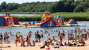 Czy umiesz zachować się nad wodą? Te zasady mogą uratować komuś życie