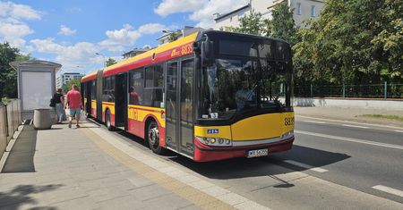 Warszawa. Mieszkańcy wściekli na zmiany w komunikacji. "Tłok niesamowity!"