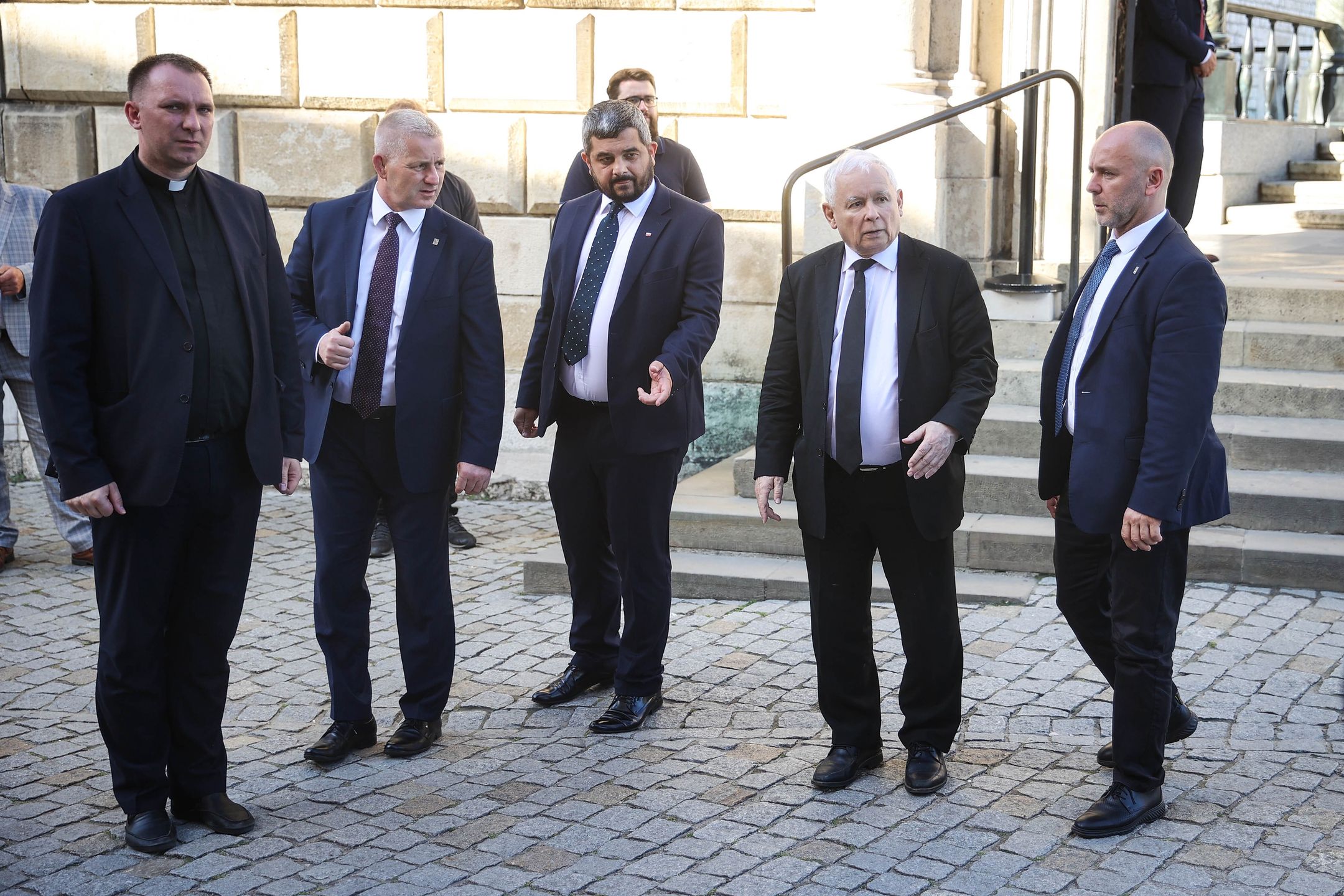 Kraków, 18.06.2022. Jarosław Kaczyński i politycy PiS na Wawelu