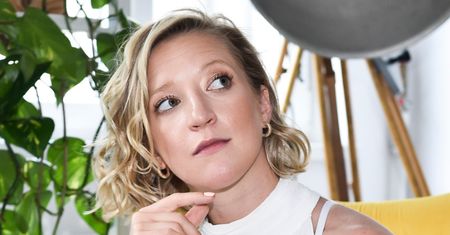Lara Gessler wspomina dzieciństwo: "Nie chodziłam do przedszkola. Rodzice znaleźli się NA CELOWNIKU MAFII"