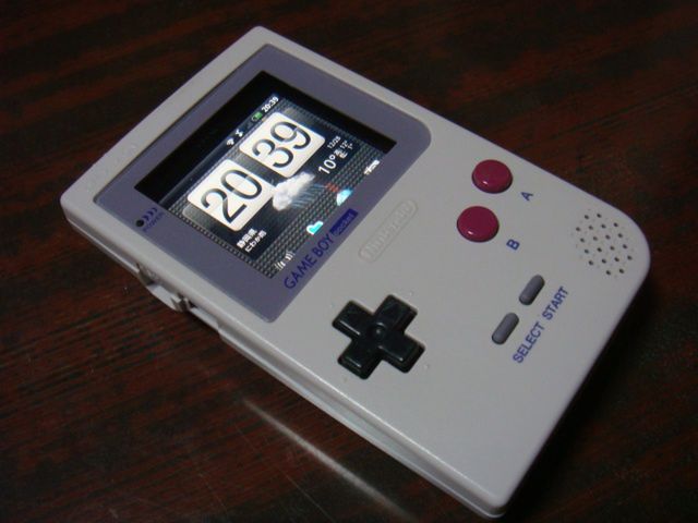 Telefon Game Boy - hit 2011 roku? [wideo]