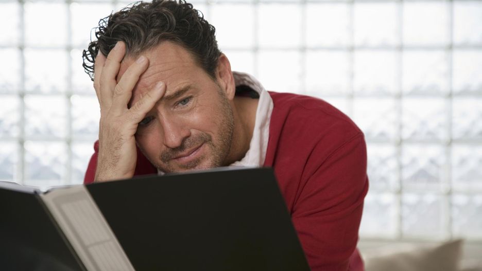 Rodzice chętnie pomagają dzieciom w rozwiązywaniu prac domowych