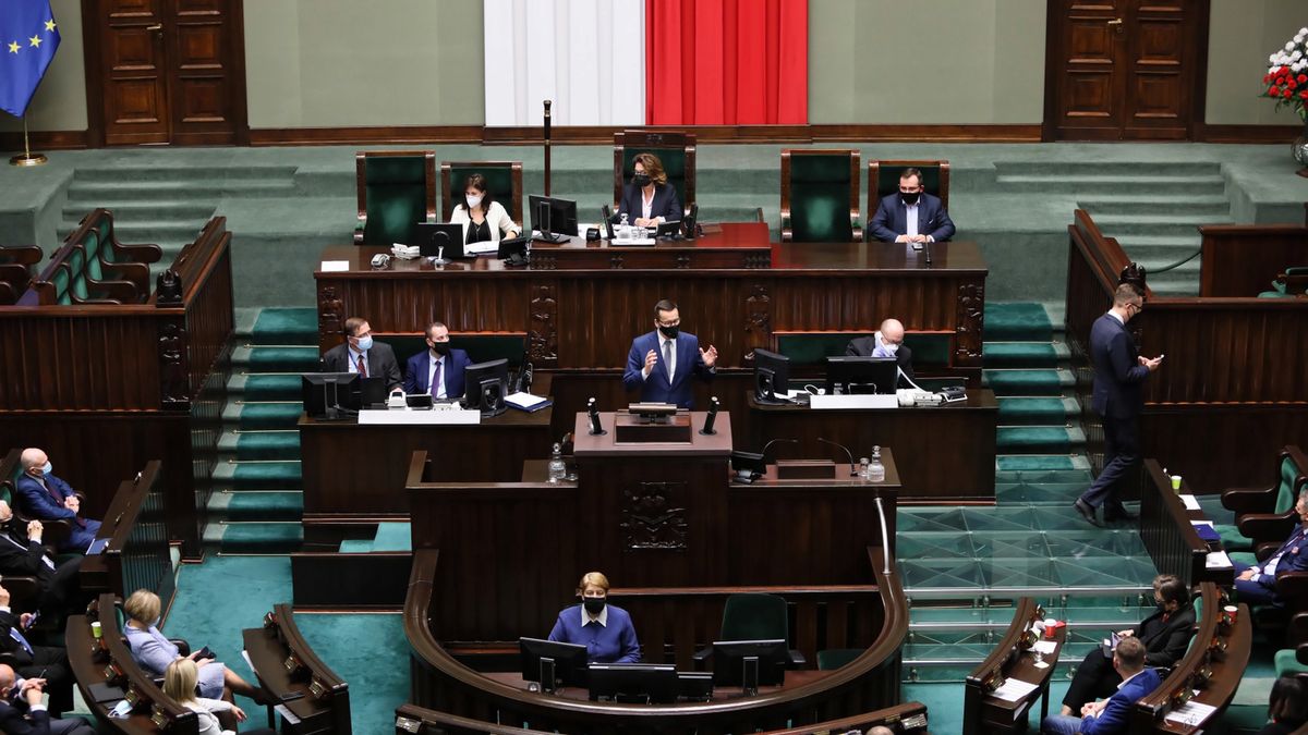 Czy polskie władze wprowadzą stan wyjątkowy lub stan klęski żywiołowej?