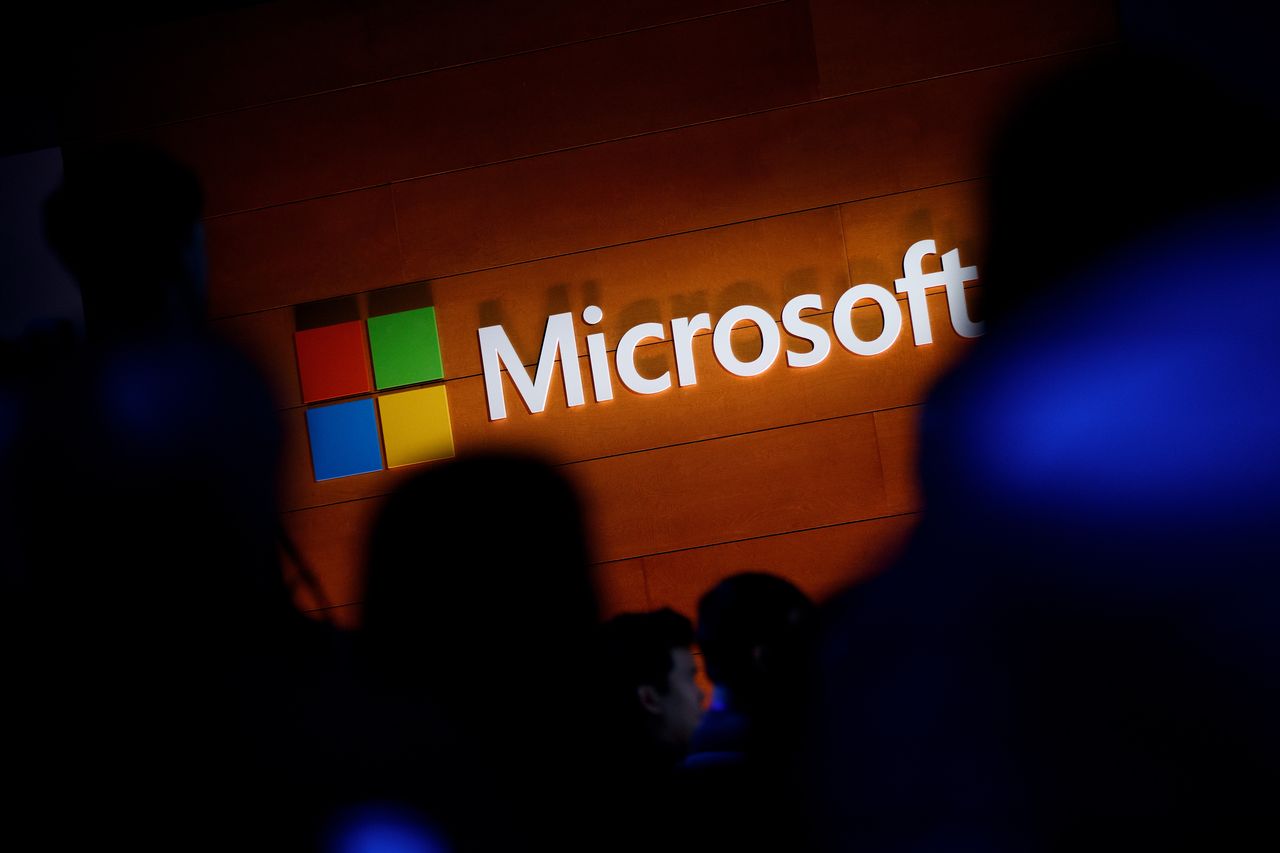 Windows 7 wciąż działa w 90 proc. dużych firm, fot. Getty Images