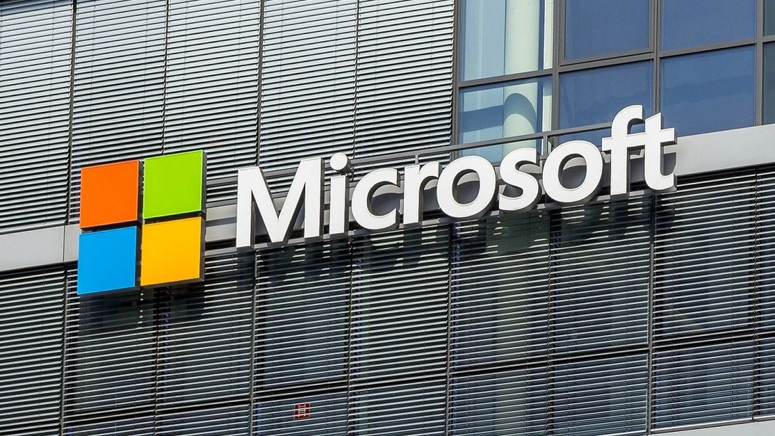 Logo Microsoft na budynku