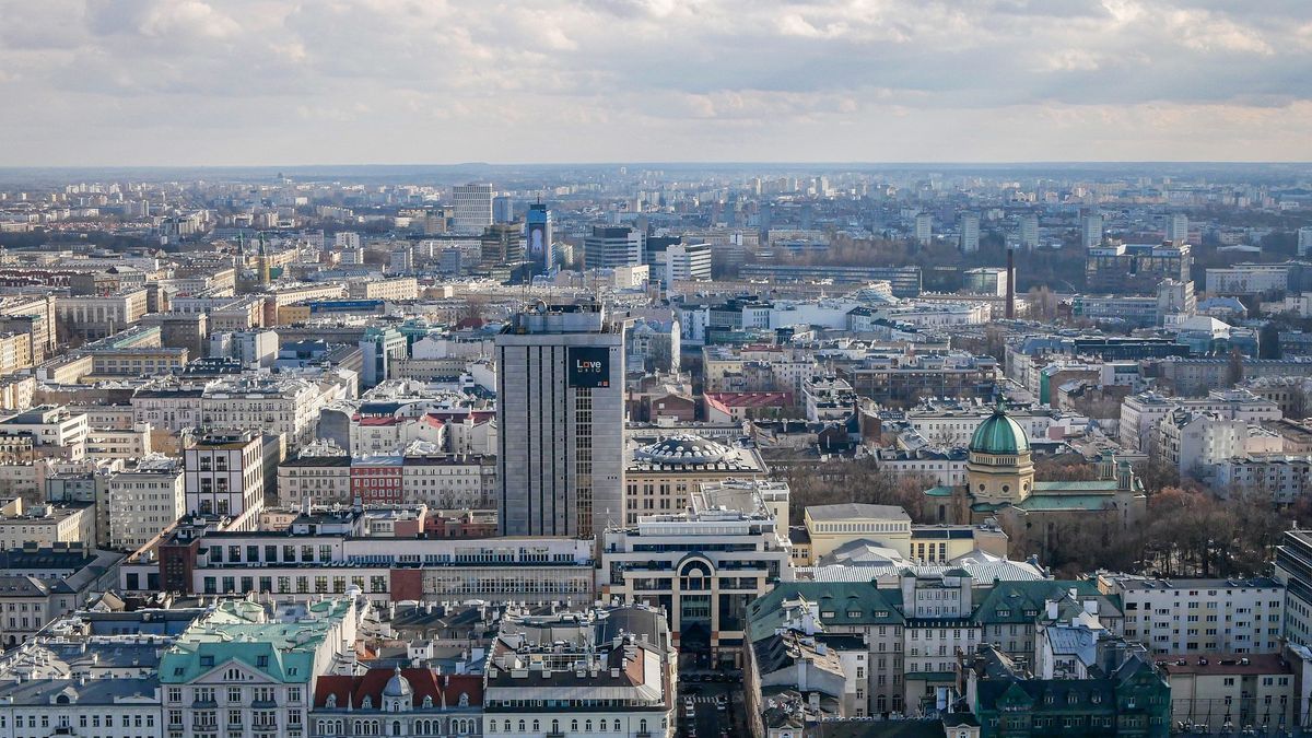 Jak szacuje Komitet Obrony Praw Lokatorów, nieruchomości, które władze miasta mogą zwrócić spadkobiercom wraz z lokatorami, w samej tylko Warszawie pozostało jeszcze ok. 4 tysięcy