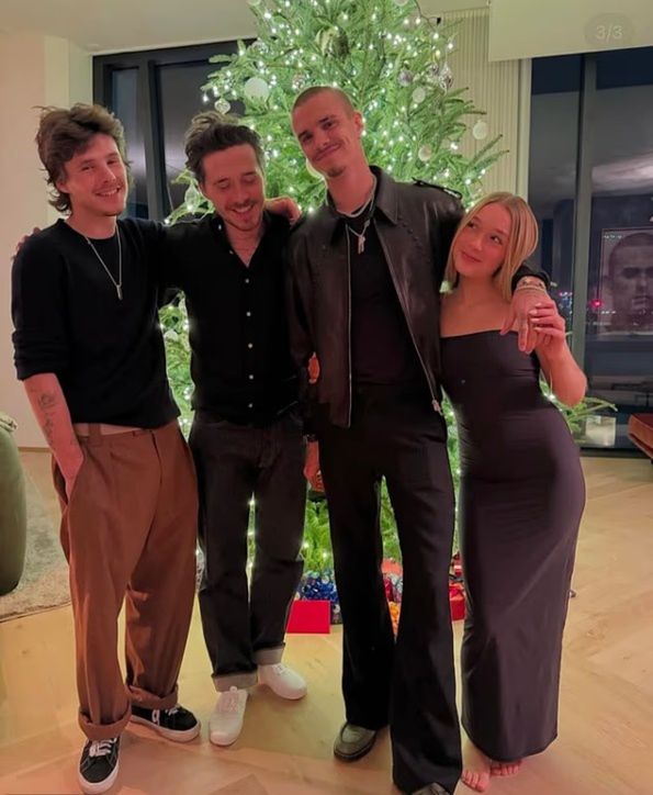 Brooklyn Beckham usuwa KOLEJNE "rodzinne" tatuaże