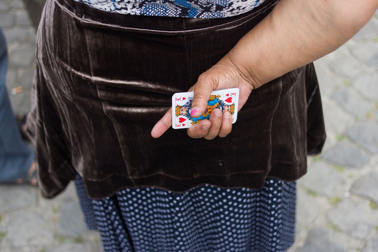 Wielu osobom kobiety ze społeczności romskiej kojarzą się z wróżbami