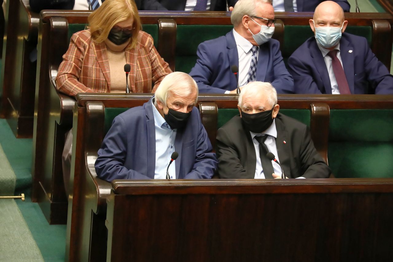 WP: nadzwyczajne posiedzenie klubu PiS. Wiemy, o czym ma mówić Kaczyński